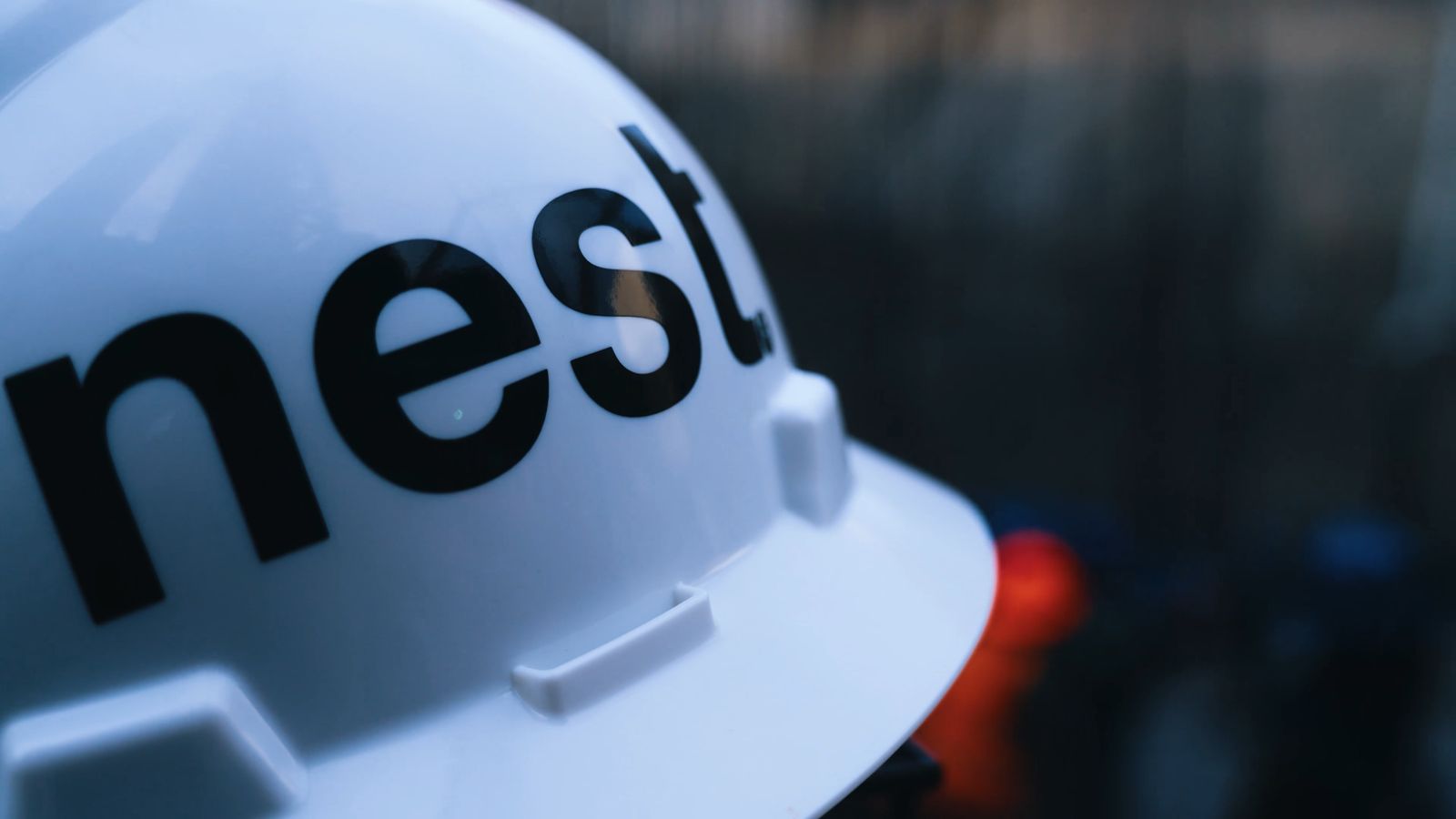 Casco de NEST